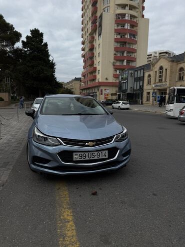 changan uni v: Chevrolet Cruze sedan - Kuzov: 4 qapılı sedan, açıq göy rəng - Nömrə