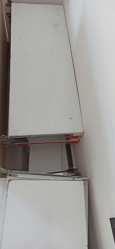 Dükan üçün vitrin rəfləri - Material: laminatlı DSP/LDSP ağ panellər