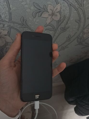 apple adapter: IPhone 7, 128 GB, Black Titanium