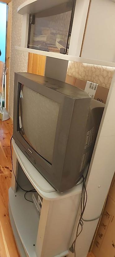 video dayə: Hamısı birlikdə Məhsul: Köhnə tip televizor + LG DVD/VHS kombi pleyer — 1