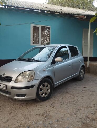 Toyota: Toyota Yaris: 2001 г., 1 л, Механика, Бензин, Хэтчбэк