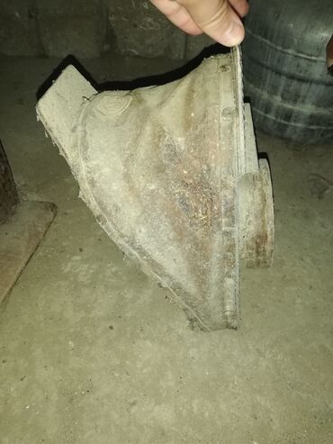 Hava vuranlar: Məhsul: Tövlə/ferma üçün əl fırlatmalı hava üfürəni (körük tipli hava — 4