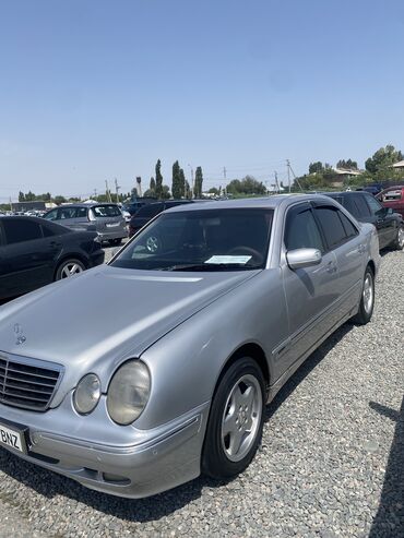 купить мерседес спринтер в европе: Mercedes-Benz E-Class: 2001 г., 2.2 л, Автоматические, Дизель, Седан