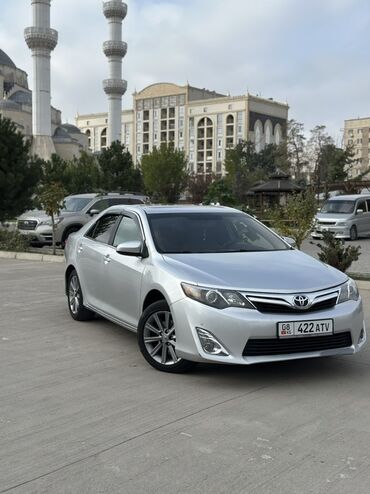 купить фронтальный погрузчик бу: Toyota Camry: 2014 г., Бензин, Седан