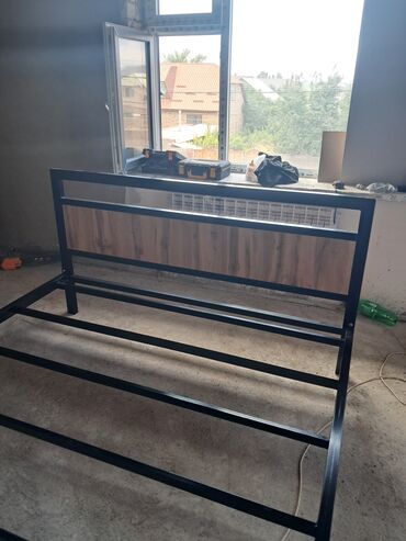 Книжные полки: Металлическая - Тип: Стеллаж - Стиль: Лофт/Индустриальный - Материал — 9