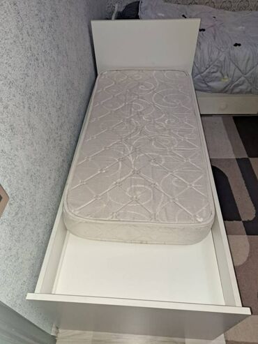 софа кровать: Oğlan və qız üçün, İşlənmiş, Çarpayı, Matrassız, Siyirməli