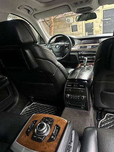 afdamabiler: BMW 750: 4.4 l | 2010 il Sedan — 4