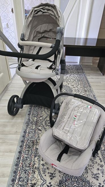 детские коляски для зимы: Коляска, цвет - Серебристый, Новый