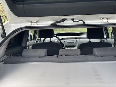 corolla 2018: Toyota Prius: 2011 г., Гибрид, Хэтчбэк — 10