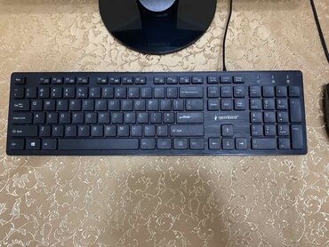 Desktop računari i radne stanice: Računar u odličnom stanju, potpuno ispravan, izuzetno očuvan — 7