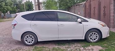 Toyota: Toyota Prius V: 2012 г., Гибрид, Универсал — 3