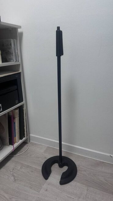 микрофон профессиональный: Стойка для микрофона, фирма Proel, б/у, состояние хорошее Напольная