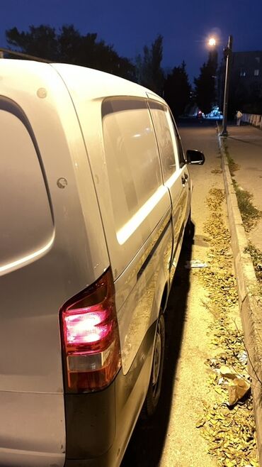 Yük maşınları: Ağ rəngli yük/furqon tipli mikroavtovan Xüsusiyyətlər: - Geniş yan — 15