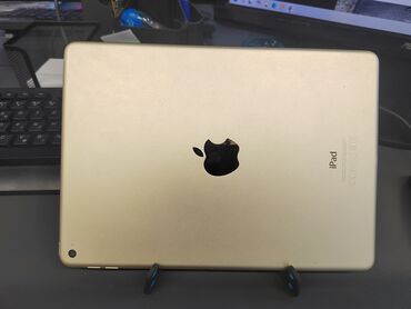 ip video kamere: Hitnooo ipad air 2 2gb rama 128gb memorije u super stanju na njemu