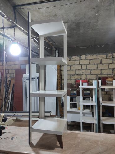 Digər ofis ləvazimatları: Rəf təzə keyfiyytətli mohkəm. Laminatdan olcusu 160 sm hunduru. 40*40 — 11