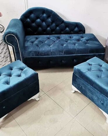 elza i ana slike: Sofa 250e tabure 75e