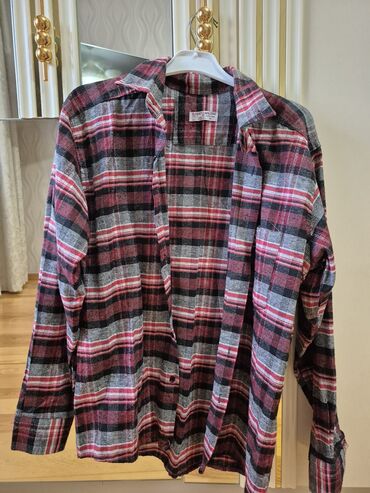 qadın saruçkaları: Qırmızı, boz və qara rənglərdə damalı naxışlı unisex flannel köynək
