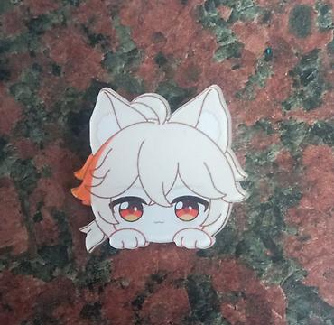 Значки, ордена и медали: Продаю значки 2 фигурные пластиковые, остальные круглые — 1