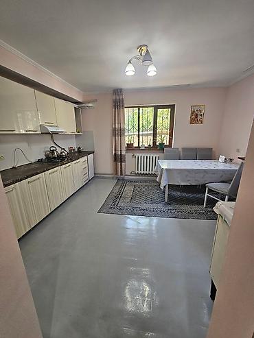 Продажа коттеджей и домов: Продается 2 дома в Центре города. Свердловский район пр. Жибек Жолу — 8