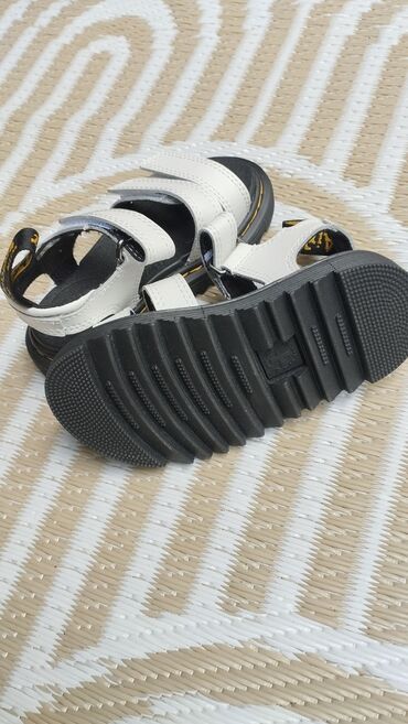 Sandale: Sandale, Dr. Martens — 2