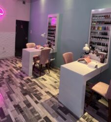 стол для маникюра: İşlənmiş, Manikür üçün masa, Güzgüsüz