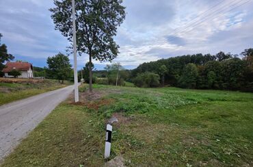 Kuće na prodaju: Seosko domacinstvo Opis oglasa Na prodaju seosko domacinstvo u selu — 7
