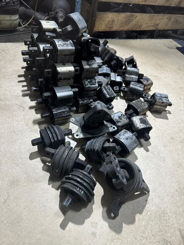 Подушки коробки передач: Подушка коробки передач Mercedes-Benz 2000 г., Б/у, Оригинал, Германия — 6