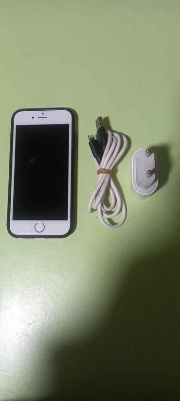 Apple iPhone: IPhone 6s, 64 ГБ, Black Titanium, Зарядное устройство, Защитное стекло, Чехол, 90 %
