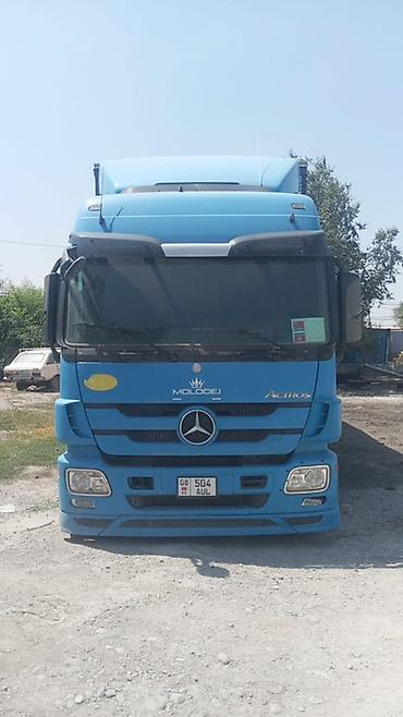 танден: Тягач, Mercedes-Benz, 2010 г., Тентованный — 2