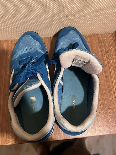 ket ayaqqabı: New Balance original — 8