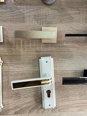 Qapı dəstəkləri: Qapı dəstəyi və kilid komplekti Məhsul təsviri: - Daxili və giriş — 4