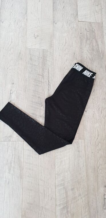 Gornji i donji deo: Nike, M, Jednobojni, bоја - Bela na lalafo.rs — 4 Gornji i donji deo: Nike, M, Jednobojni, bоја - Bela — 4