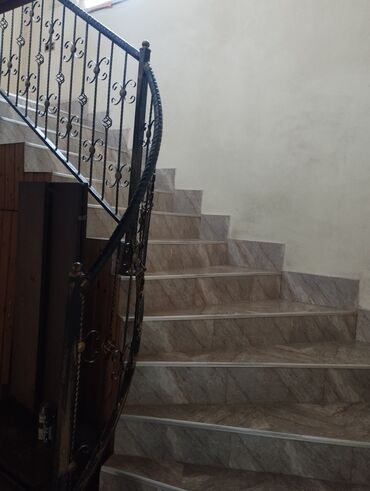 Həyət evləri və villaların satışı: 4 otaqlı, 160 kv. m, Kredit yoxdur, Orta təmir — 14