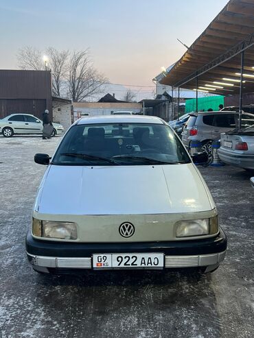 Volkswagen: Volkswagen Passat: 1992 г., 2 л, Механика, Бензин, Седан