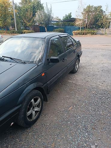 Volkswagen: Volkswagen Passat: 1988 г., 1.8 л, Механика, Газ, Седан — 2