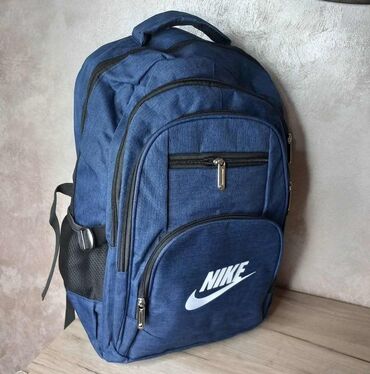 Torbe: Podeljeni unutrašnji deo + srednji i dva mala dela, skladište za piće — 20