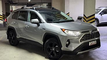 Toyota RAV4: 2020 г., 2.5 л, Вариатор, Гибрид, Кроссовер