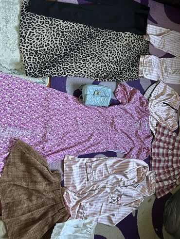 отдам дом в хорошие руки бесплатно: Женские одежды продаю все за 6 литр масла Все в хорошем состоянии