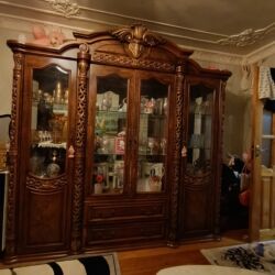 Şüşəli dolab vitrini, İşlənmiş, Ünvandan götürmə