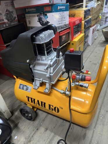 Компрессоры: Компрессор без шумный Объём: 30 литров — 5