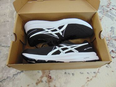 rieker obuća novi sad: Original Asics patike
Broj: 44
Dužina gazišta: 28 cm