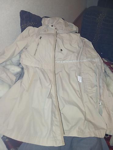 yağmurluq plaş: Bej rəngli qadın yağmurluq/parkа - Rəng: açıq bej - Model: beldən — 1