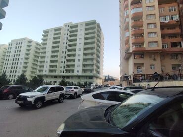 Uzunmüddətli kirayə mənzillər: Dəniz və şəhər panoraması ilə geniş mənzil tecili satilir - Geniş — 17