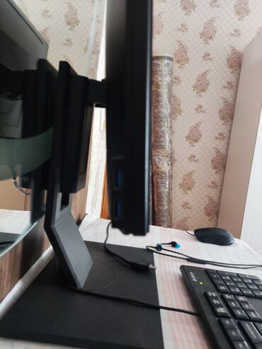 Masaüstü kompüterlər və iş stansiyaları: Gaming/iş üçün hazır stolüstü kompüter komplekti Komponentlər: - — 15