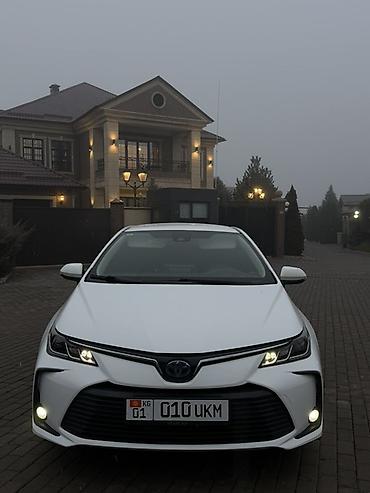 королла 120 салон: Toyota Corolla: 2022 г., 1.8 л, Автомат, Бензин, Седан — 1