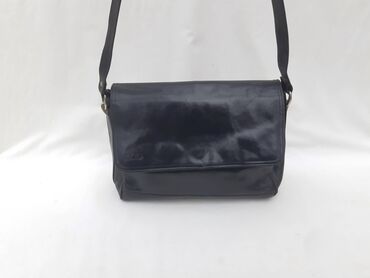 Lične stvari: MONA prirodna koza Materijal Prirodna koza Dimenzije 36x23x11 cm