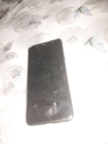 чехол для телефона айфон 5: Samsung Galaxy J8, Б/у, 64 ГБ, цвет - Бежевый