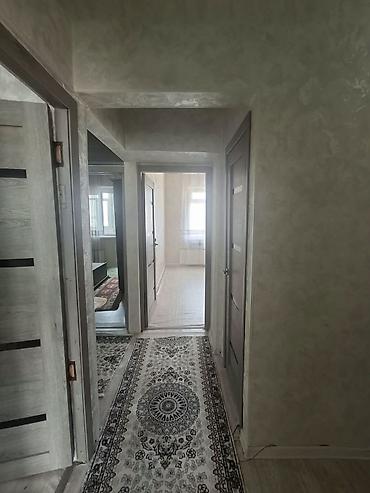 Продажа квартир: 3 комнаты, 73 м², Толойкон мкр., 105 серия, 5 этаж, Старый ремонт — 13
