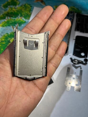 Vertu: Vertu Signature Touch, rəng - Boz, Düyməli — 10