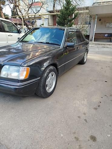 e 39: Mercedes-Benz E 220: 2.2 l | 1995 il Sedan — 5
